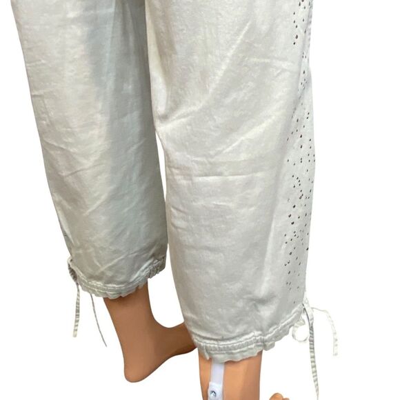 Onque Casuals Tan Capri Cargo Pants Drawstring Waist Rivet Detail Women Size 8 - Picture 4 of 7